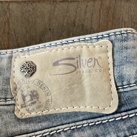 Silver Jeans - Picture 3 of 5